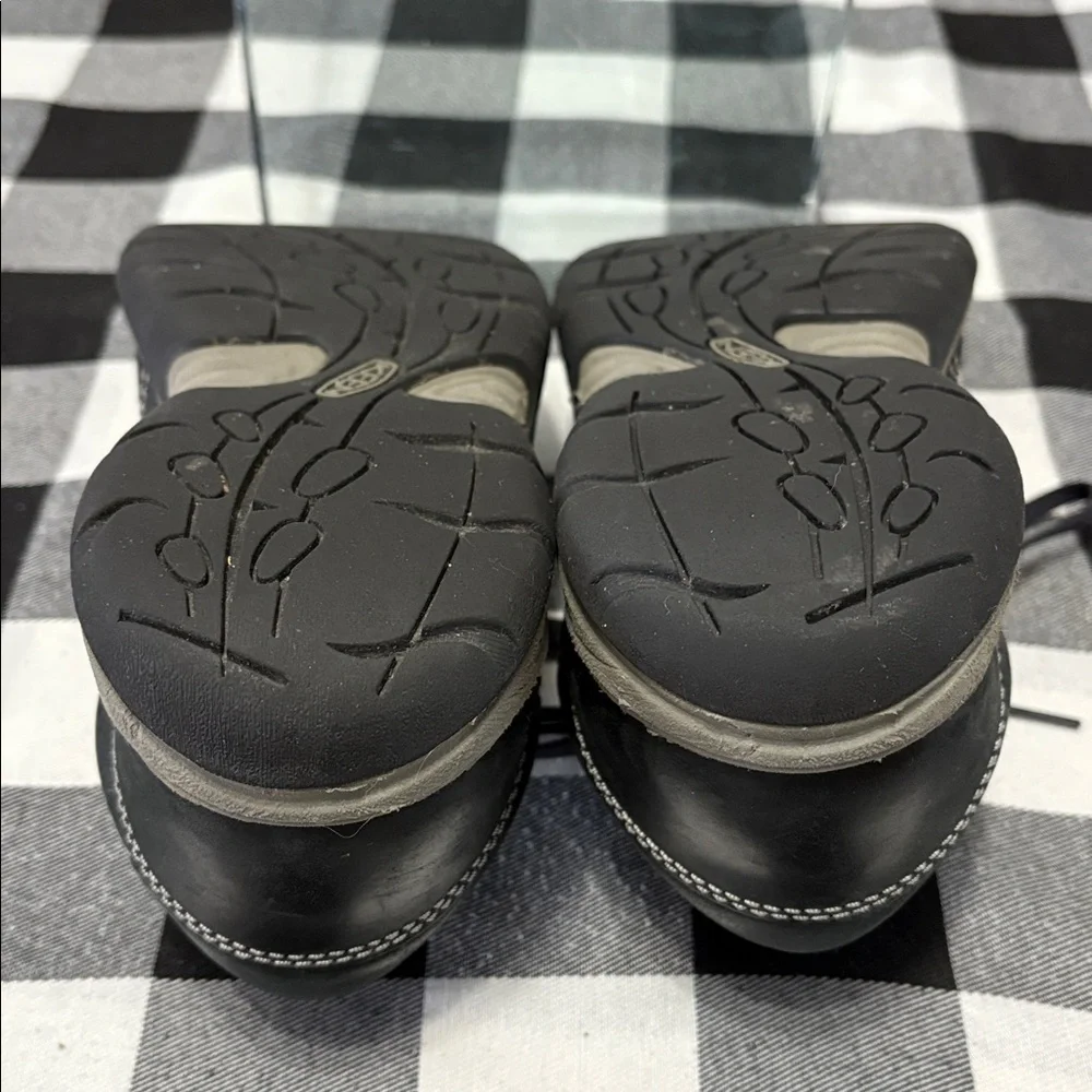 Keen Black Leather Lace Up Shoes Women's Size 7.5 Comfy Flats